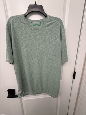 Tommy Bahama Reversible Light Green Heather Short Sleeve Crew Tee XL. Like new